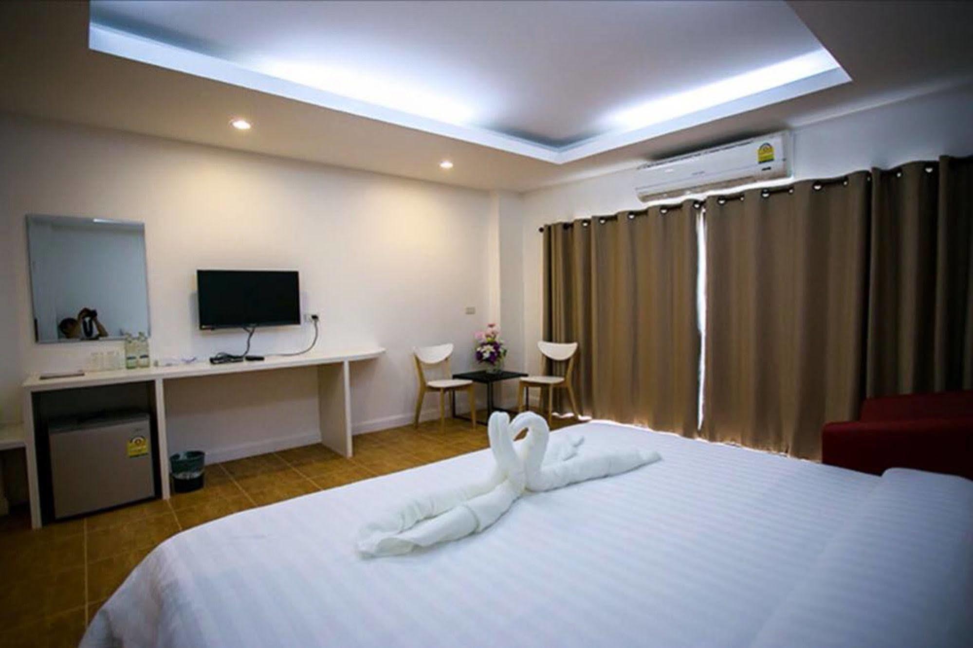 The Season Airport Udonthani Экстерьер фото